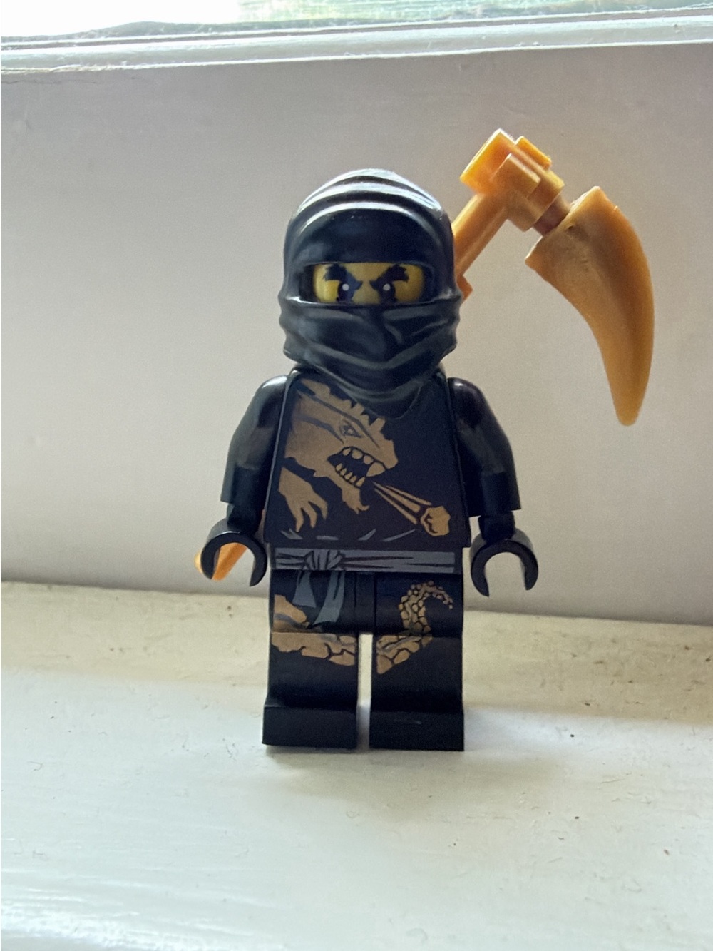 Cole DX Ninjago LEGO Black and Gold Ninja Minifigure Kids Toy